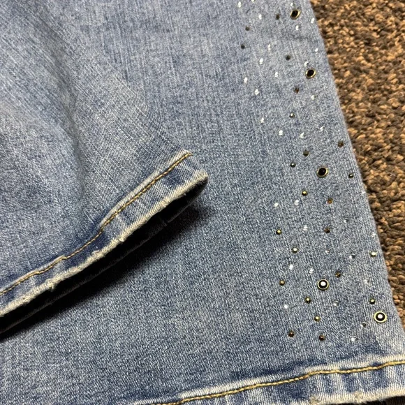Lane Bryant Mid Rise Signature Fit Straight 18 Jeans Plus 18W Like New Bling - Picture 3 of 10